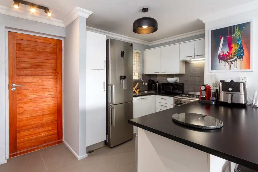 2 Bedroom Property for Sale in Green Point Western Cape
